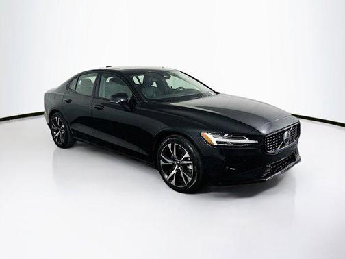 2024 Volvo S60 B5 Core Dark Theme