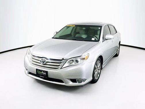 Classic Silver Metallic 2012 Toyota Avalon Limited