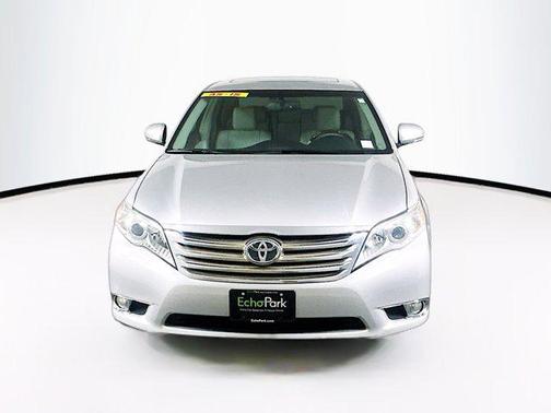 Classic Silver Metallic 2012 Toyota Avalon Limited