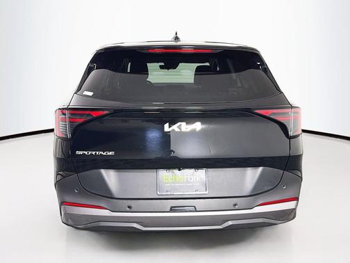 Ebony Black 2026 Kia Sportage LX