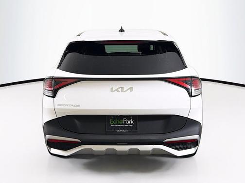 Glacial White Pearl 2025 Kia Sportage LX