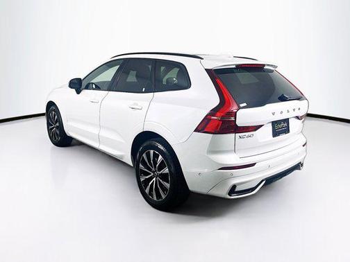 2025 Volvo XC60 B5 Plus