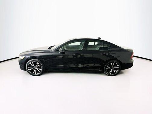 2024 Volvo S60 B5 Core Dark Theme