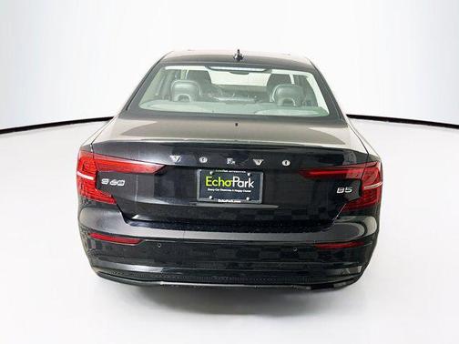 2024 Volvo S60 B5 Core Dark Theme