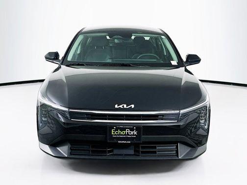 Aurora Black Pearl 2025 Kia K4 LXS