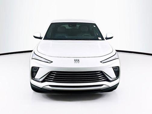 Summit White 2025 Buick Envista Preferred FWD