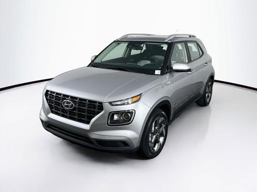 Shimmering Silver 2025 Hyundai VENUE SEL