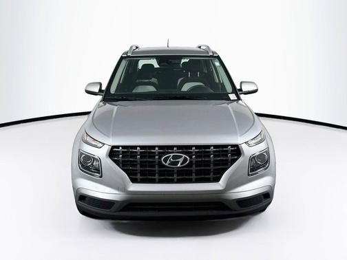 Shimmering Silver 2025 Hyundai VENUE SEL