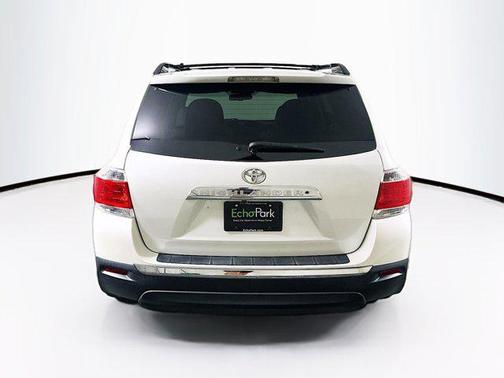 2013 Toyota Highlander SE