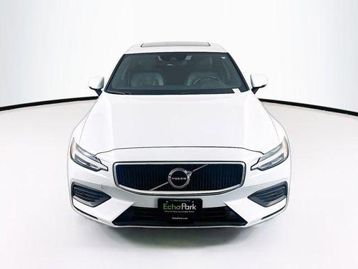 2020 Volvo S60 T5 Momentum