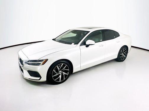 2020 Volvo S60 T5 Momentum