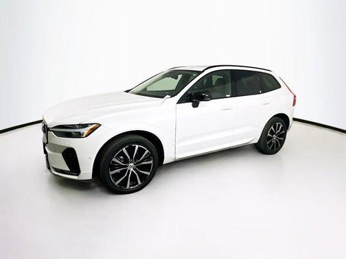 2025 Volvo XC60 B5 Plus