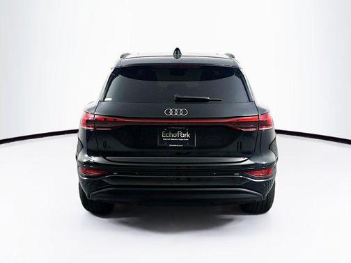 Mythos Black Metallic 2025 Audi Q6 e-tron Premium Plus