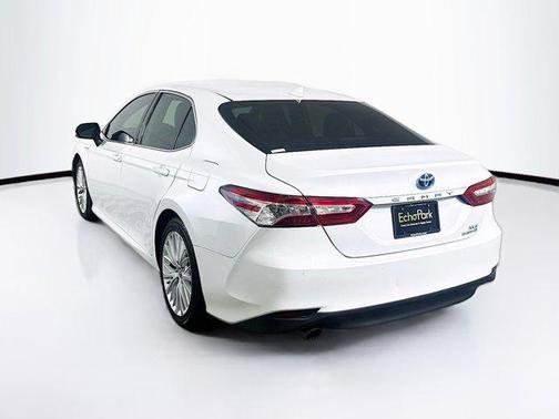 2019 Toyota Camry Hybrid XLE