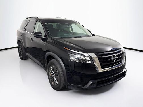 Super Black 2025 Nissan Pathfinder SV 4WD