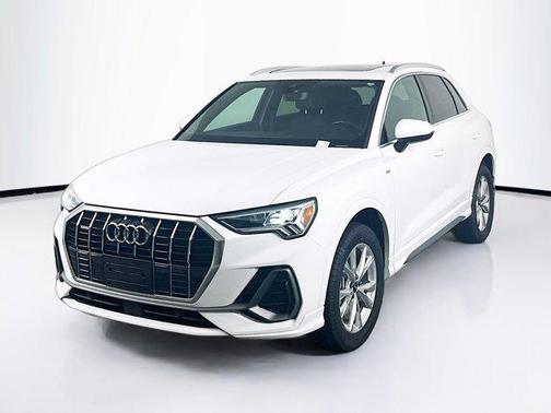 2024 Audi Q3 Premium 45 TFSI S line quattro Tiptronic