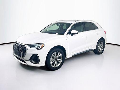 2024 Audi Q3 Premium 45 TFSI S line quattro Tiptronic