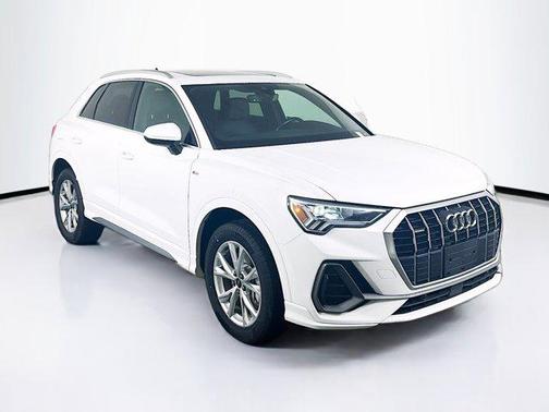 2024 Audi Q3 Premium 45 TFSI S line quattro Tiptronic
