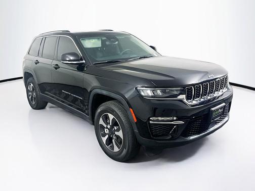 Diamond Black Crystal Pearlcoat 2022 Jeep Grand Cherokee 4xe Base