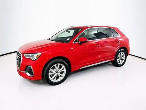 2024 Audi Q3 Premium 45 TFSI S line quattro Tiptronic