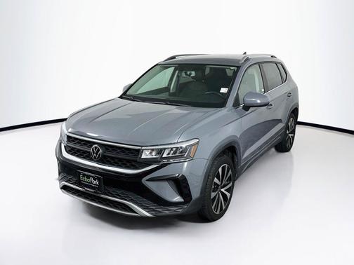 Platinum Gray Metallic 2022 Volkswagen Taos 1.5T SE