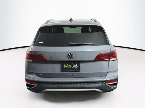 Platinum Gray Metallic 2022 Volkswagen Taos 1.5T SE