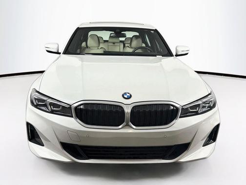 Alpine White 2023 BMW 330 i