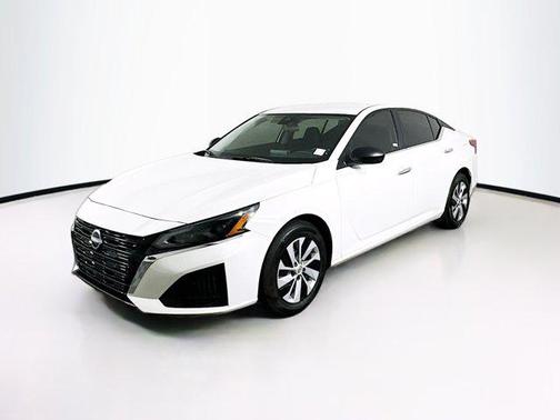 2025 Nissan Altima S FWD