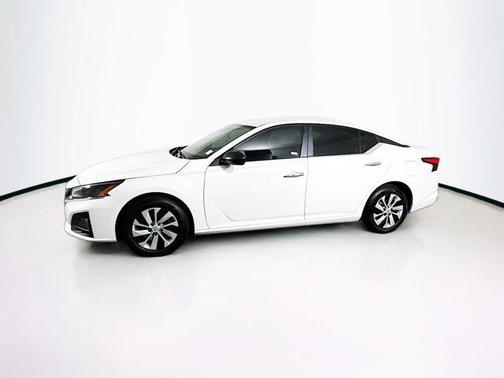 2025 Nissan Altima S FWD