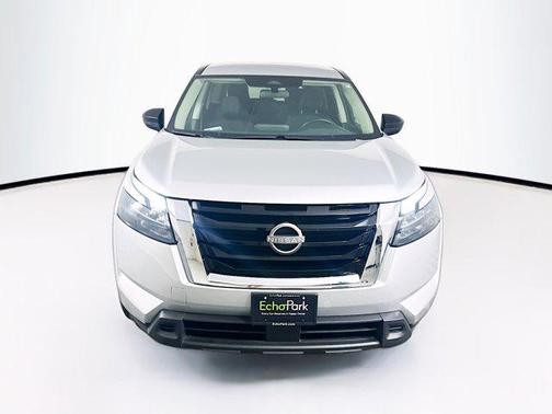 2024 Nissan Pathfinder S FWD