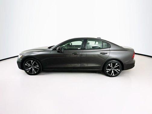 2024 Volvo S60 B5 Core Dark Theme