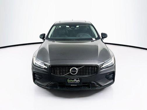 2024 Volvo S60 B5 Core Dark Theme