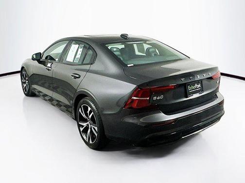2024 Volvo S60 B5 Core Dark Theme