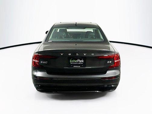 2024 Volvo S60 B5 Core Dark Theme