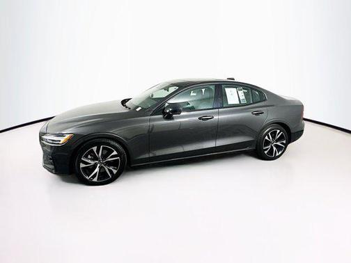 2024 Volvo S60 B5 Core Dark Theme
