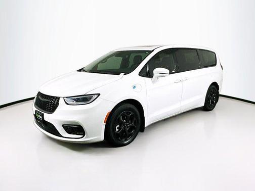 2022 Chrysler Pacifica Hybrid Limited
