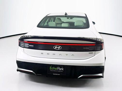 2025 Hyundai SONATA Hybrid SE