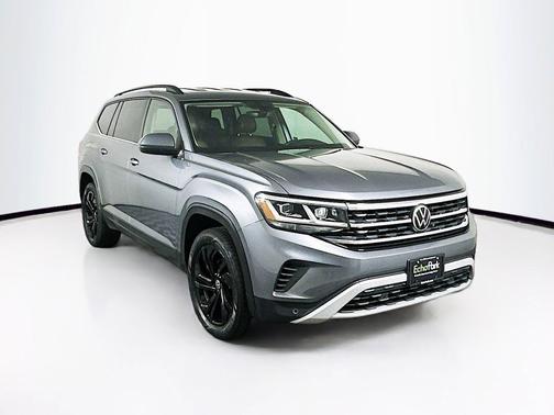 Platinum Gray Metallic 2022 Volkswagen Atlas 3.6L SE w/Technology
