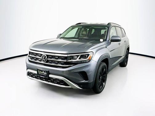 Platinum Gray Metallic 2022 Volkswagen Atlas 3.6L SE w/Technology
