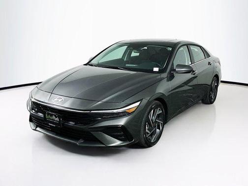 2025 Hyundai ELANTRA SEL