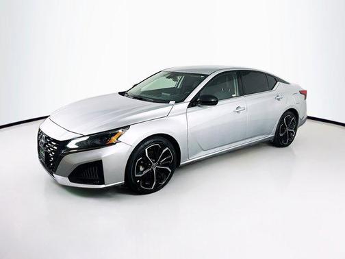 2023 Nissan Altima SR FWD