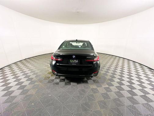 Mineral White Metallic 2025 BMW 330 330i