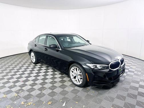 Mineral White Metallic 2025 BMW 330 330i