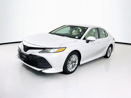 Wind Chill Pearl 2020 Toyota Camry XLE