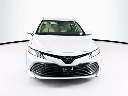 Wind Chill Pearl 2020 Toyota Camry XLE