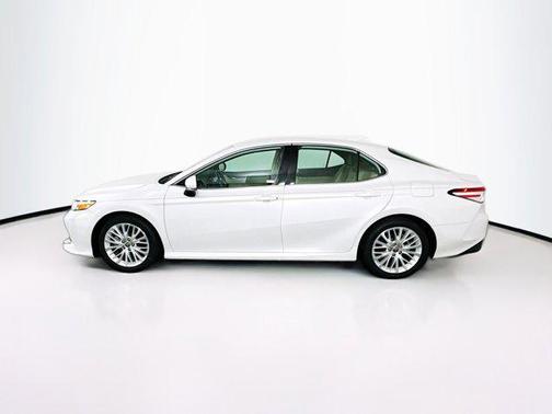 Wind Chill Pearl 2020 Toyota Camry XLE