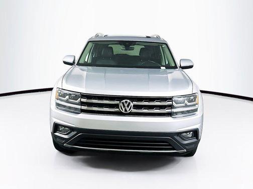 Reflex Silver Metallic 2019 Volkswagen Atlas 3.6L SE w/Technology