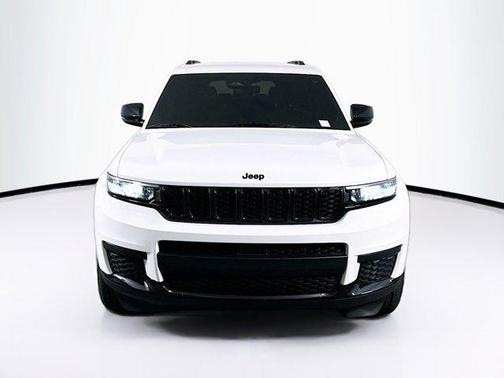 Bright White Clearcoat 2023 Jeep Grand Cherokee L Altitude
