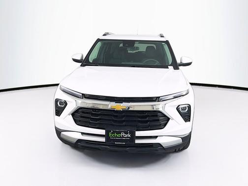 Summit White 2024 Chevrolet Trailblazer LT