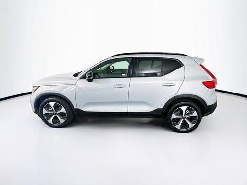 2024 Volvo XC40 B5 Core Bright Theme